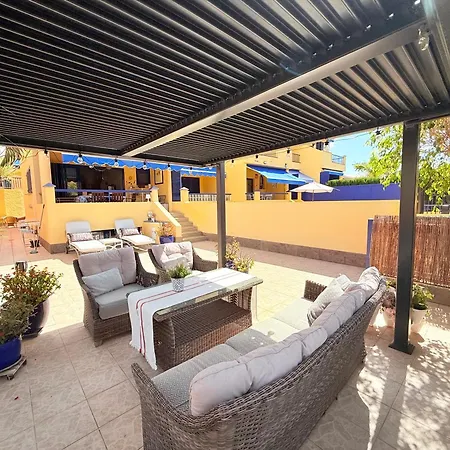 Vakantiehuis Cozy Corner Close To Beach, Golf And Shopping