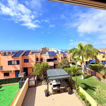 Cozy Corner Close To Beach, Golf And Shopping Vakantiehuis